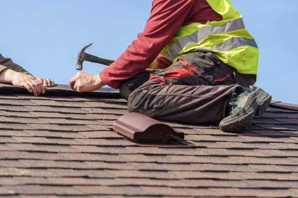 Best Flat Roof Repair Services  in Wautoma, WI